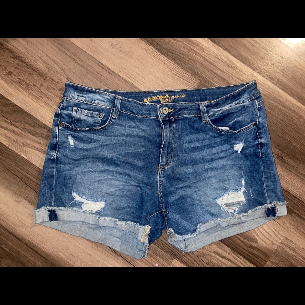 Arizona Jean Shorts size 17. Juniors sizing.